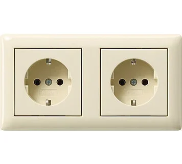 Gira 479301 dubbele wcd randaarde tbv dubbele inbouwdoos, creme glanzend Finale Uitverkoop